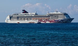 Pride of America, anchored off Kona